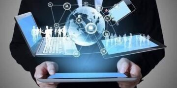 دعم المستثمرين يصل للآيفون.. وزارة الصناعة تطلق منصة موحدة لحل المشكلات لحظيًا