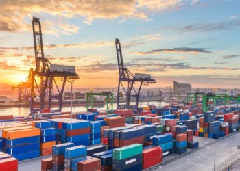 المغرب يفرض رسوماً مضادة للإغراق على واردات PVC المصرية