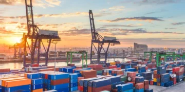 المغرب يفرض رسوماً مضادة للإغراق على واردات PVC المصرية