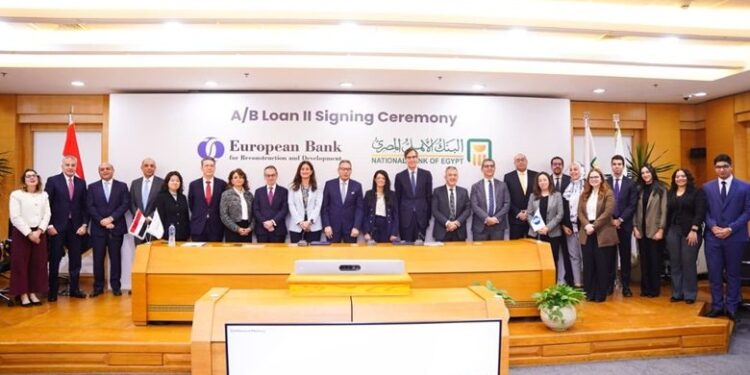 اتفاق تمويلي جديد بـ100 مليون دولار بين البنك الأوروبي والبنك الأهلي لدعم المشروعات الصغيرة وتمكين الشباب والنساء