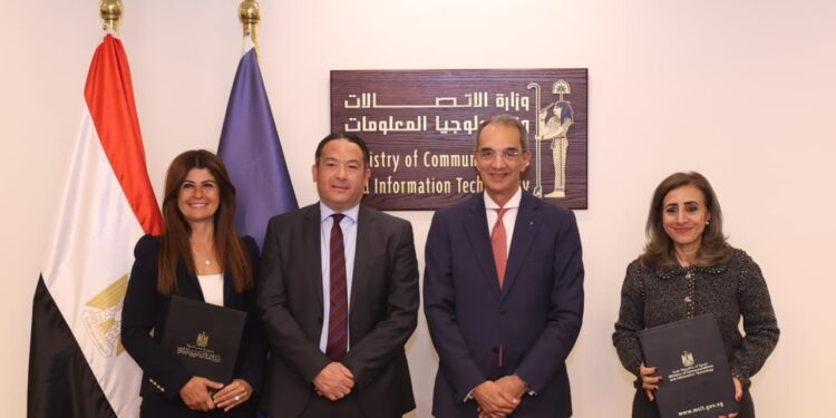 وزارة الاتصالات وأورنچ مصر توقعان مذكرة تفاهم لتعزيز خدمات التشخيص عن بُعد في القرى والمناطق الحدودية