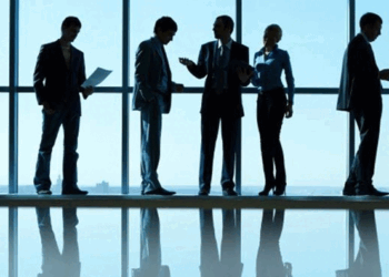 التصدع الصامت: أزمة السعادة في مكان العمل