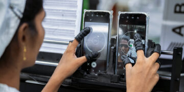 سوق الهواتف الذكية على مفترق طرق ونقص المكونات يغير قواعد اللعبة