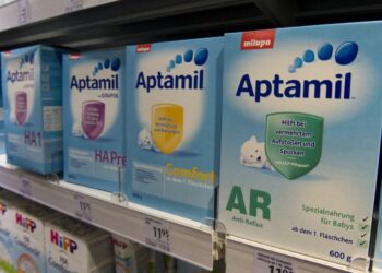 “دانون” تسحب دفعة من حليب «أبتاميل» في بريطانيا بعد اكتشاف مادة سامة