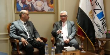 الهيئة الاقتصادية لقناة السويس ووزارة العمل تبحثان تعزيز التدريب وتأهيل العمالة لدعم المشروعات الصناعية