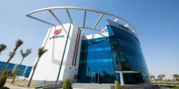 «إي فاينانس» شريكًا في إطلاق أول نظام رقمي للتخصيم بالرقابة المالية