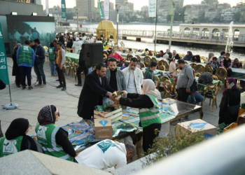 إفطار رمضاني على ممشى أهل مصر يجمع مئات الأسر في القاهرة