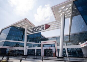 كيف يعزز بنك أبوظبي التجاري – مصر تمكين المرأة عبر الشمول المالي والاستدامة والمسؤولية المجتمعية؟