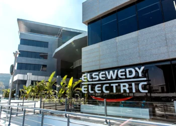 السويدي إليكتريك توسّع حضورها العالمي: 70% من الإيرادات من الخارج ونمو قوي في 2025