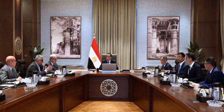 استثمارات صينية بـ2 مليار دولار لإنشاء مصنع ألومنيوم ضخم في المنطقة الاقتصادية لقناة السويس