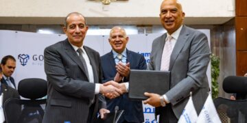 شراكة صناعية لتوسيع النفوذ في إفريقيا: “الأمل الشريف للبلاستيك” و«جسور» توقعان بروتوكول تعاون لتعزيز التصدير