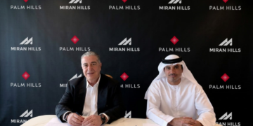 تعاون استراتيجي بين «بالم هيلز» و«ميران هيلز» لإطلاق مشروع سياحي ضخم برأس الحكمة