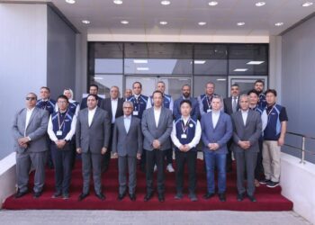 استثمارات جديدة تعزز صناعة الإلكترونيات في مصر: جولة وزير الاتصالات داخل مصنع سامسونج ببني سويف