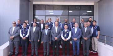 استثمارات جديدة تعزز صناعة الإلكترونيات في مصر: جولة وزير الاتصالات داخل مصنع سامسونج ببني سويف