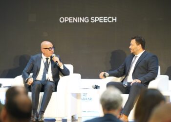 برعاية وزارات الإسكان والاستثمار والسياحة وجهاز تنمية المشروعات.. انطلاق النسخة الثامنة من مؤتمر “صناع القرار” بالمتحف المصري الكبير