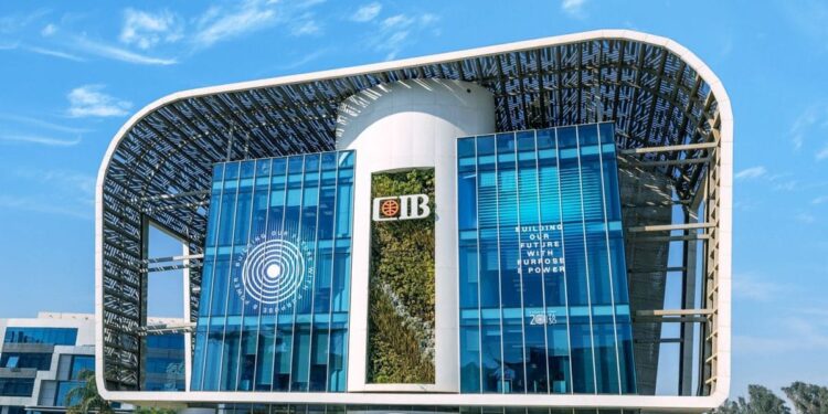 للعام الثاني على التوالي.. CIB يحصد جائزة أفضل بنك للمشروعات الصغيرة والمتوسطة في مصر من MEED