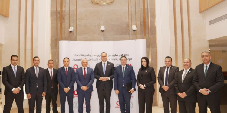 كيف توسع ڤودافون أعمالها خارج قطاع الاتصالات؟