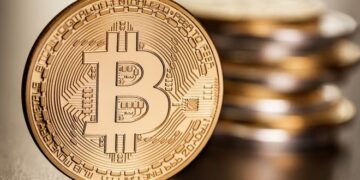 البيتكوين تقترب من 80 ألف دولار مع عودة الطلب المؤسسي ومخاوف التضخم والعجز المالي