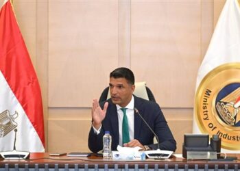 الحكومة تعيد تفعيل «تفضيل المنتج المصري» وتدرس إطلاق شهادة «قيمة» لدعم التصنيع المحلي
