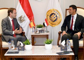 مصر تستهدف جذب شركات إسبانية جديدة للاستثمار الصناعي ونقل التكنولوجيا
