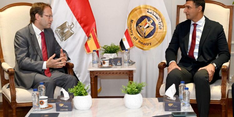 مصر تستهدف جذب شركات إسبانية جديدة للاستثمار الصناعي ونقل التكنولوجيا