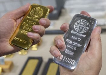 الرقابة المالية تحظر تمويل شراء الذهب والفضة والبلاتين عبر شركات التمويل الاستهلاكي