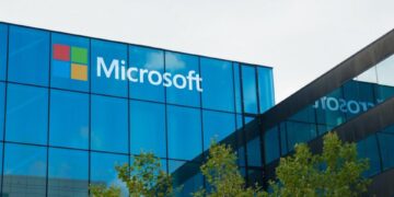 عطل واسع يضرب خدمات مايكروسوفت.. صعوبات في الدخول إلى Outlook وإرسال واستقبال البريد الإلكتروني