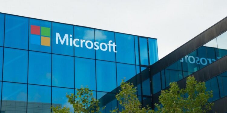عطل واسع يضرب خدمات مايكروسوفت.. صعوبات في الدخول إلى Outlook وإرسال واستقبال البريد الإلكتروني