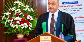 المستشار القانوني للهيئة القومية للبريد يناقش رسالة دكتوراه حول دور مجلس الدولة في التحكيم بالعقود الإدارية