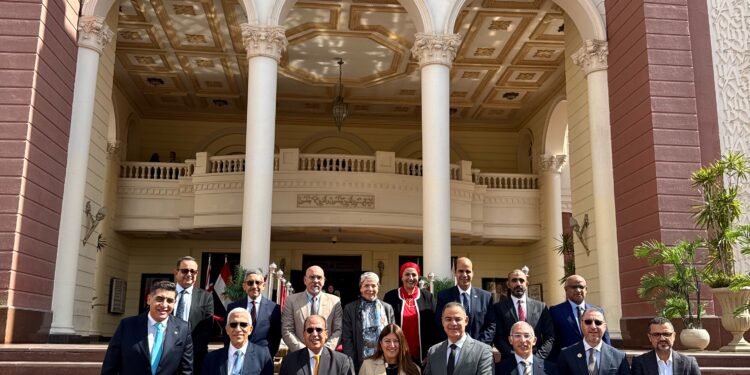 أوراسكوم للمناطق الصناعية والجامعة البريطانية تطلقان شراكة للبحث والتطوير
